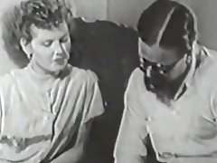 Chico peludo penetrando a su nuevo amigo (cosecha de la década de 1950)